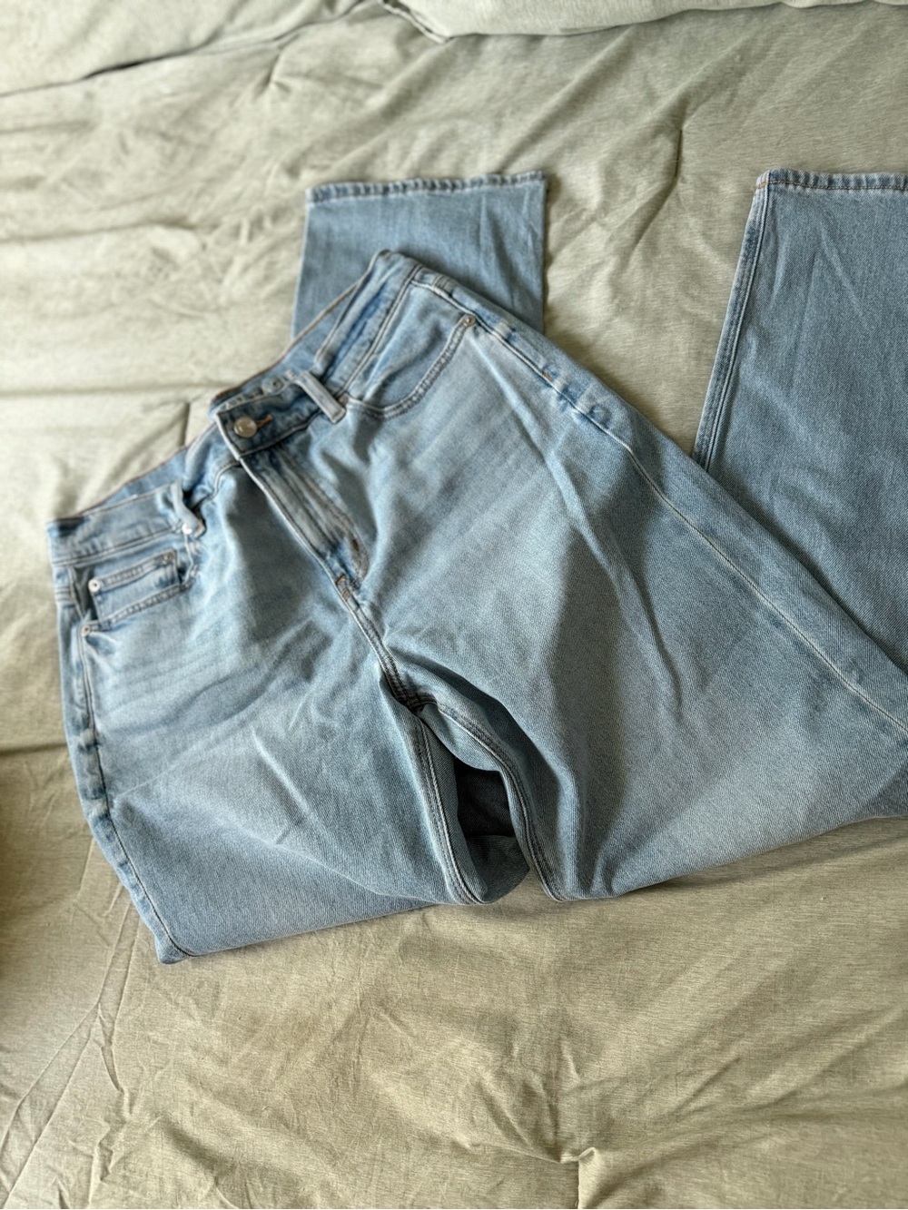 American Eagle Outfitters Light Blue Women's Straight Leg Jeans - Picture 3 of 4